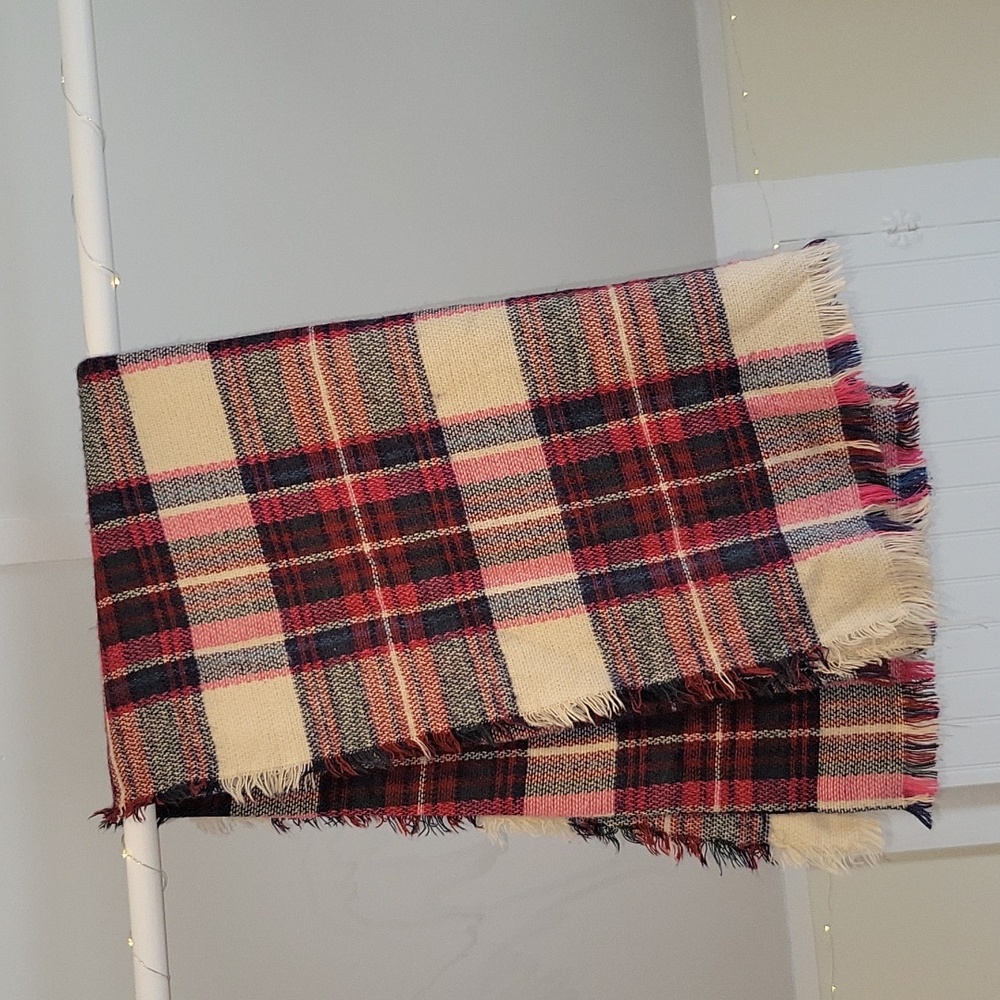 The Elyse Blanket Scarf